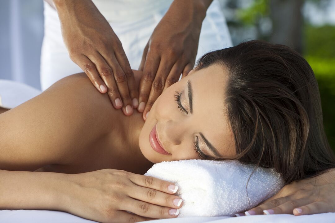 Massagem para tratamento eficaz da osteocondrose da coluna cervical